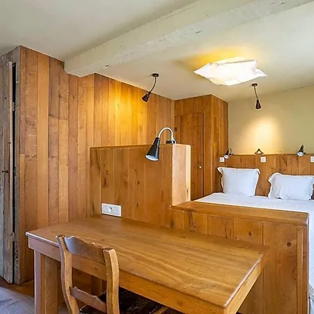 Poeziehotel Surplace Hotel Ghislenghien