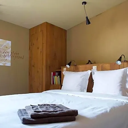 Poeziehotel Surplace * Ghislenghien
