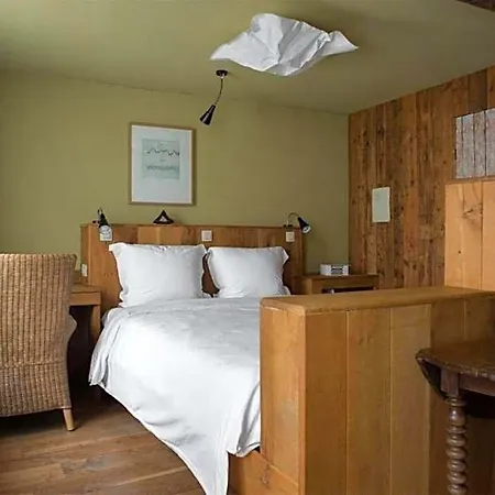 Poeziehotel Surplace Hotel *